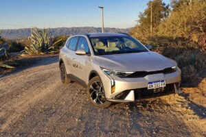 Llegó a Córdoba uno de los autos del momento, el Kia K3