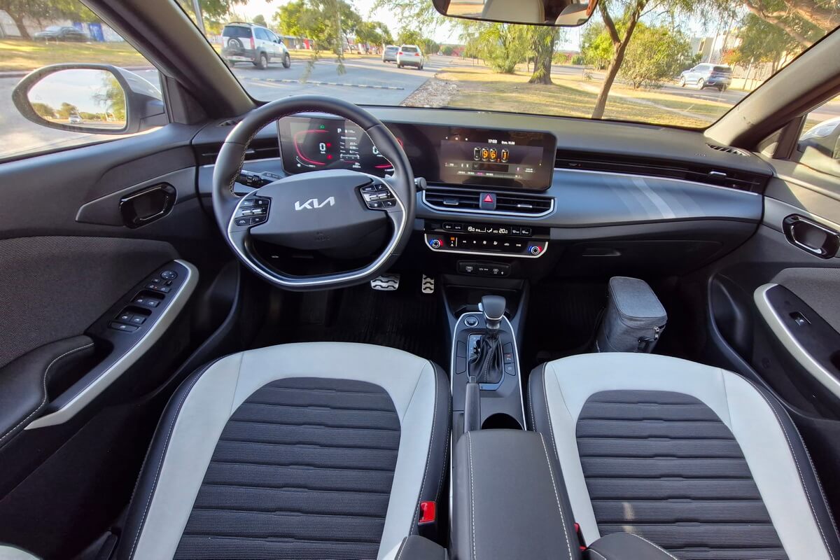 Interior del Kia K3 Cross