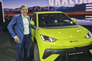 BYD promete un plan agresivo para Argentina con híbridos y eléctricos