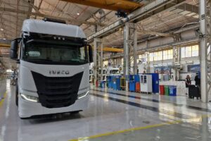 Una buena: Iveco comienza a producir el S-Way en Córdoba